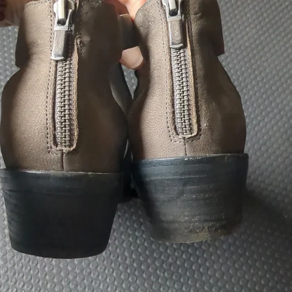 Eileen Fisher size 9 Tan Ankle Boots - Picture 5 of 5